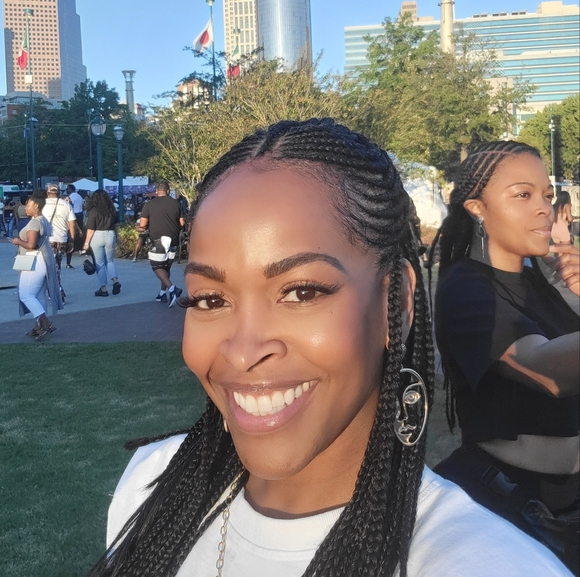 Meet your Posher, Lakendra - Picture 1 of 1